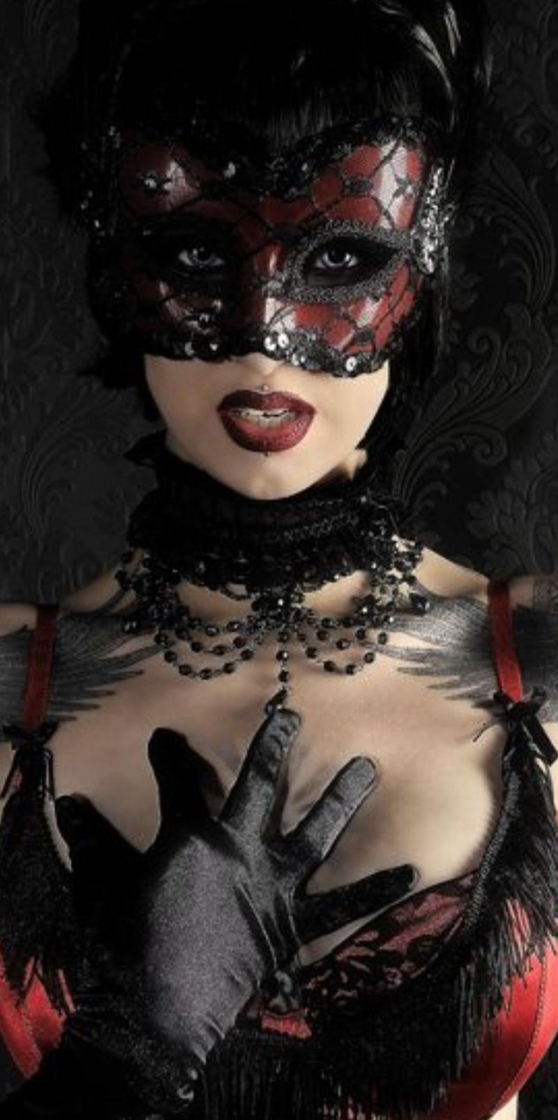 Готическая маска