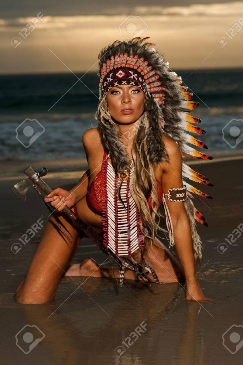 Красивая индейская девушка