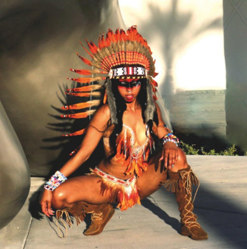 Голые индейские женщины