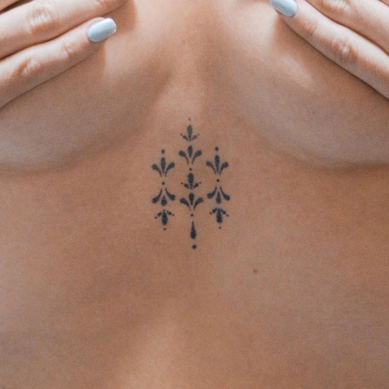 Грудь татуировки