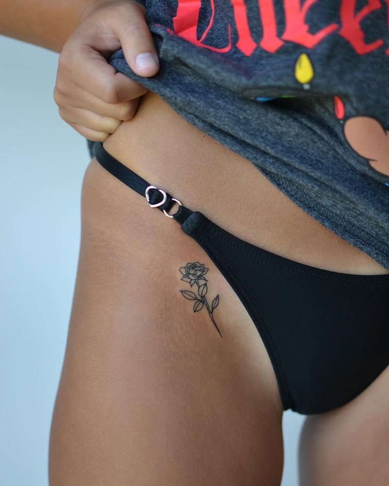 Тату на бедре маленькие