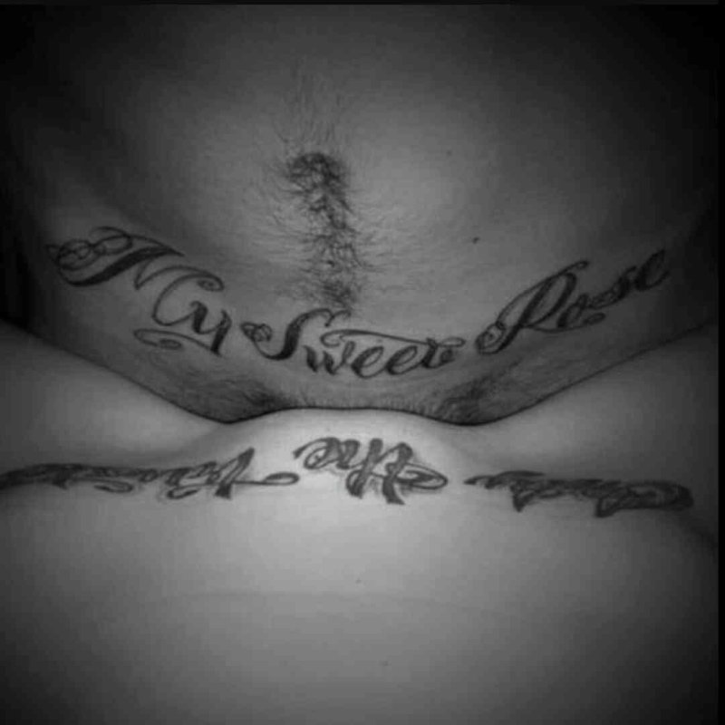 Тату на живот