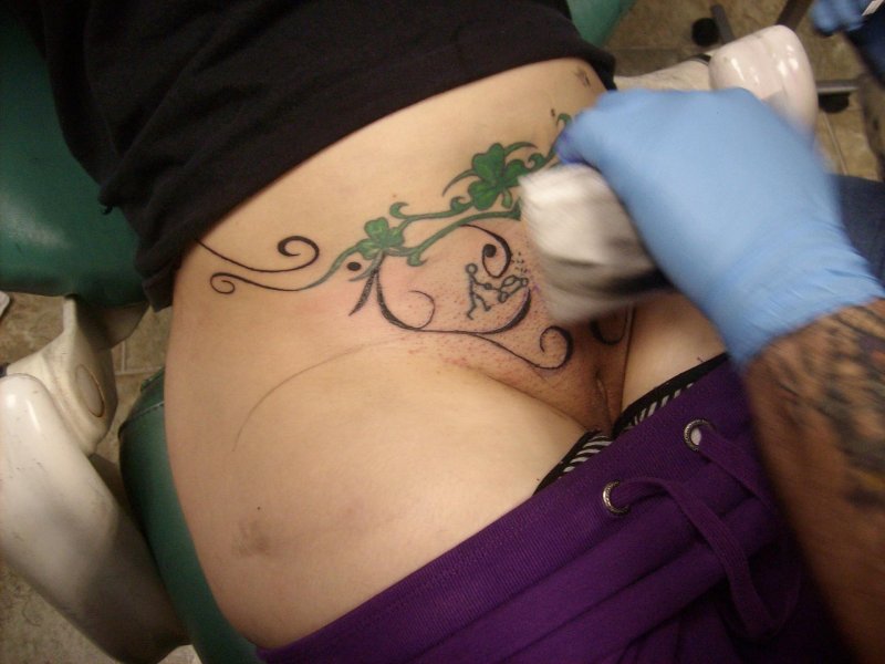 Тату на животе для девушек шраме