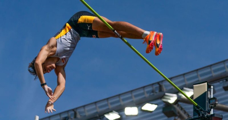 Прыжки с шестом дуплантис