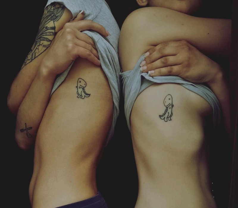 Парные татуировки для подруг