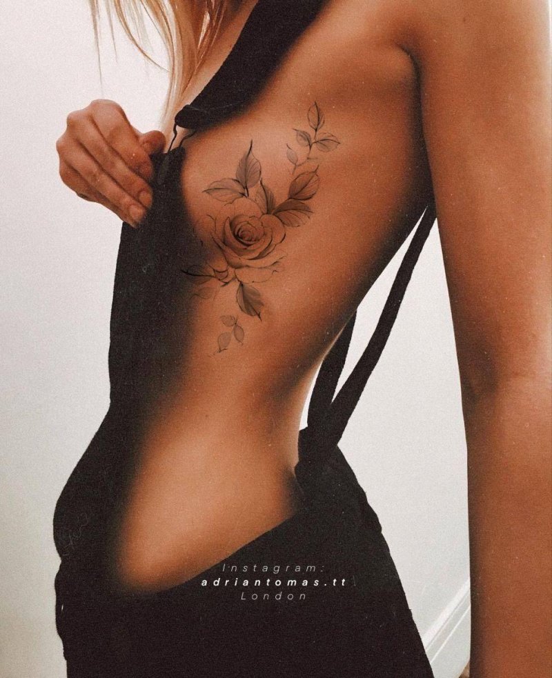 Женская тату на спине