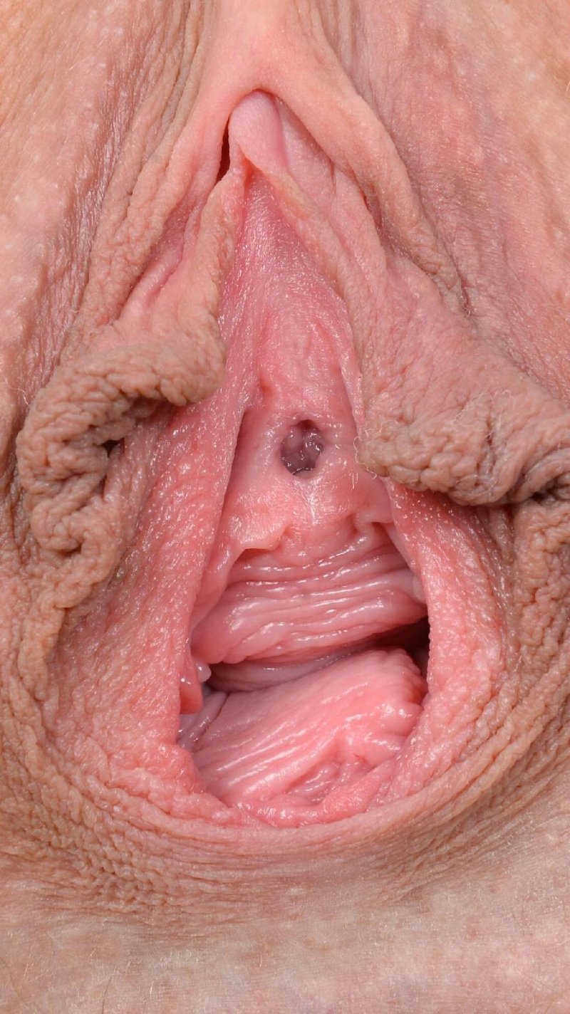 Старухи с большими половыми губами