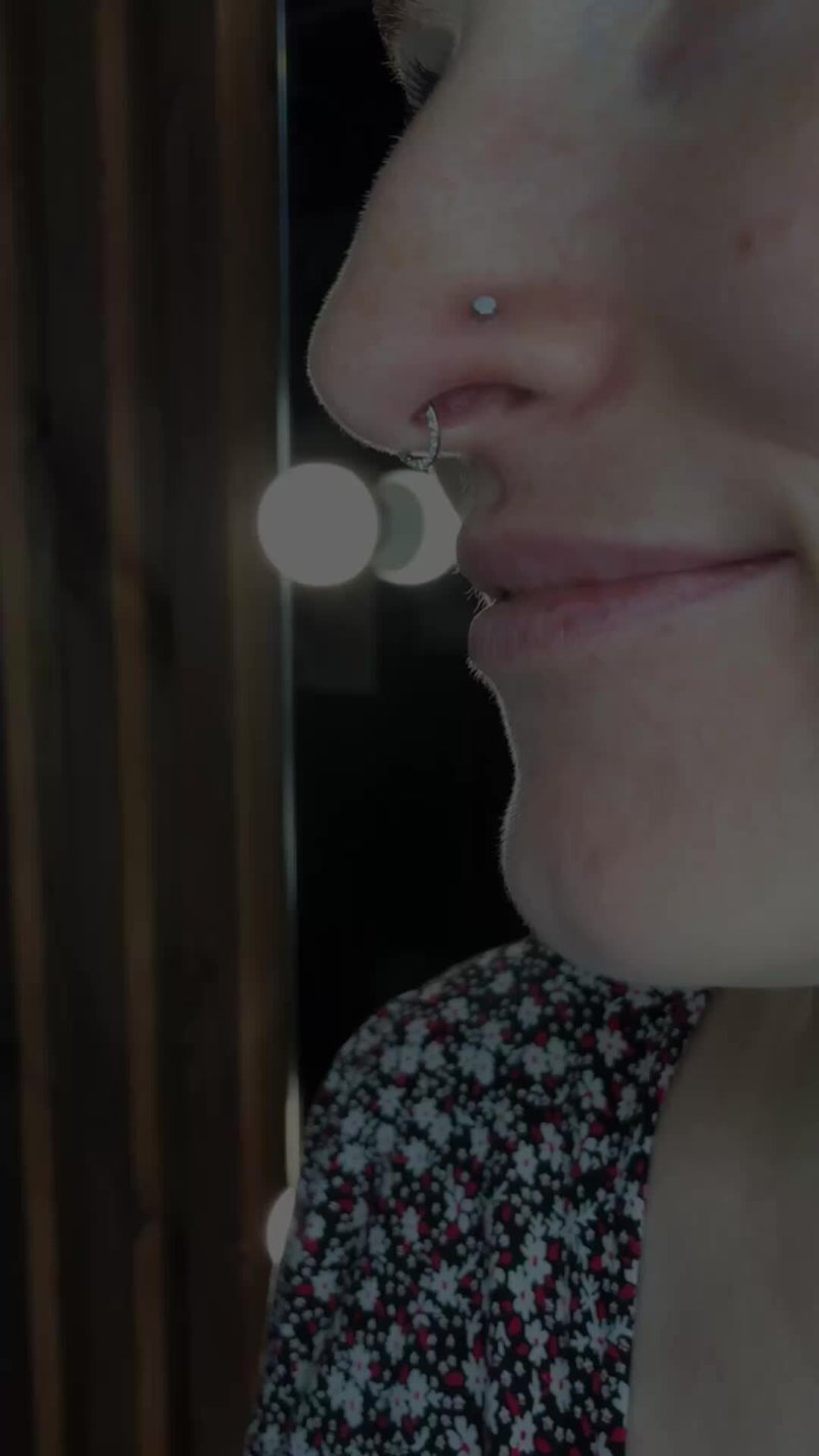 Пирсинг крыла носа