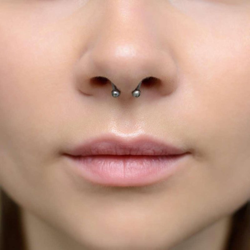 Лабрет пирсинг