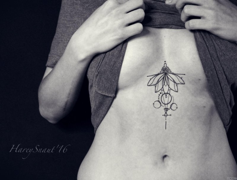 Тату лотос значение для женщин