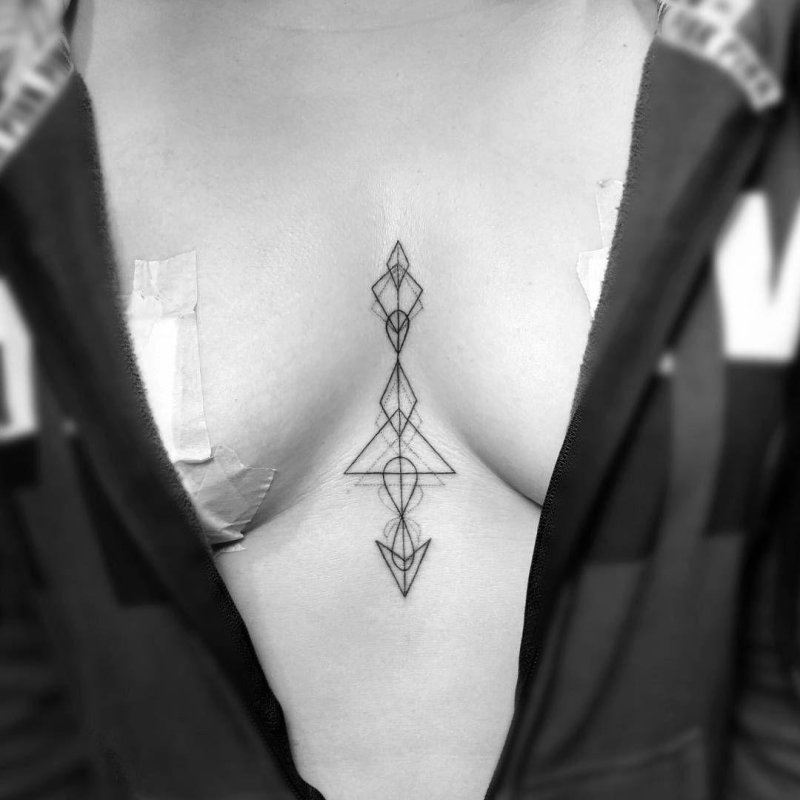 Геометрическая татуировка