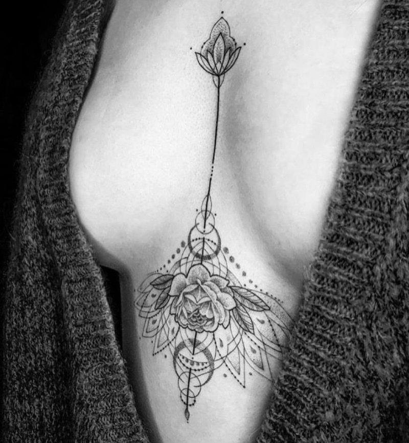 Эскиз тату на грудь девушке