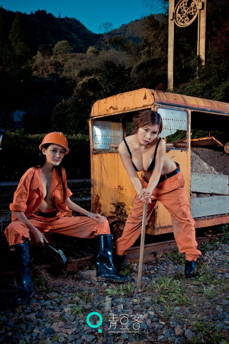 Симпатичная девушка