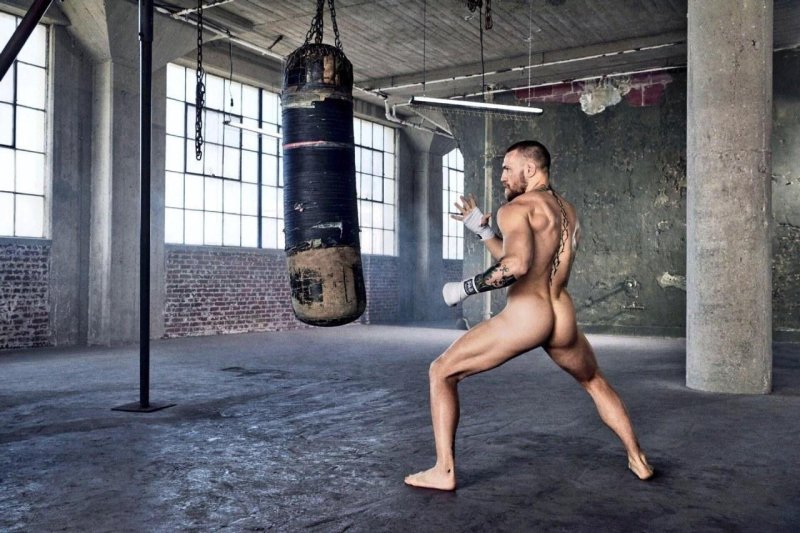 Конор макгрегор голый