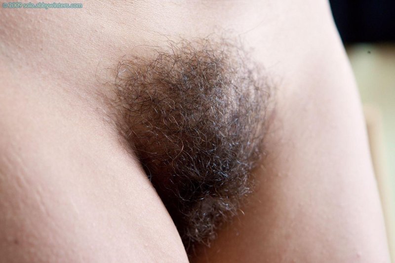 Очень волосатый женский лобок