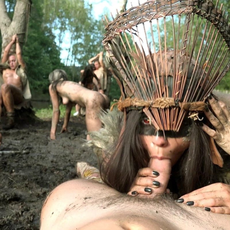 Голые дикие племена