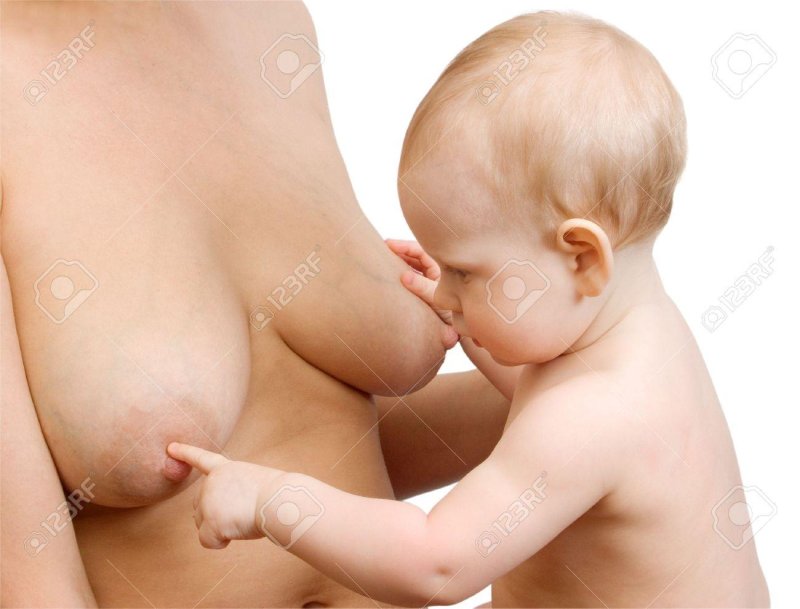 Маленькая молочная грудь