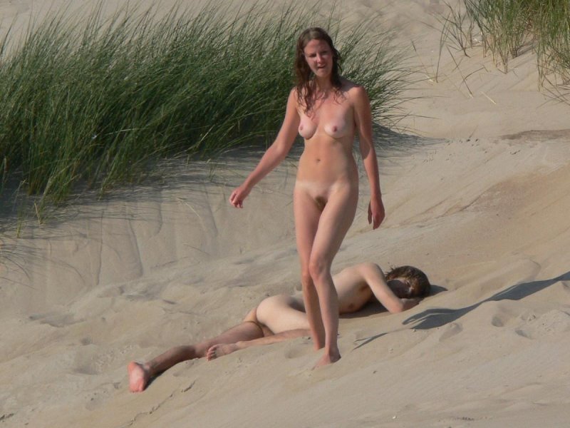 Голые девушки на нудиском пляже