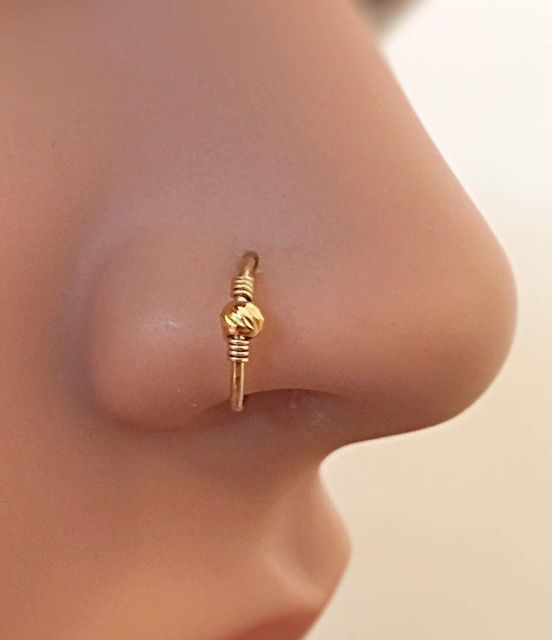 Золотое кольцо в нос