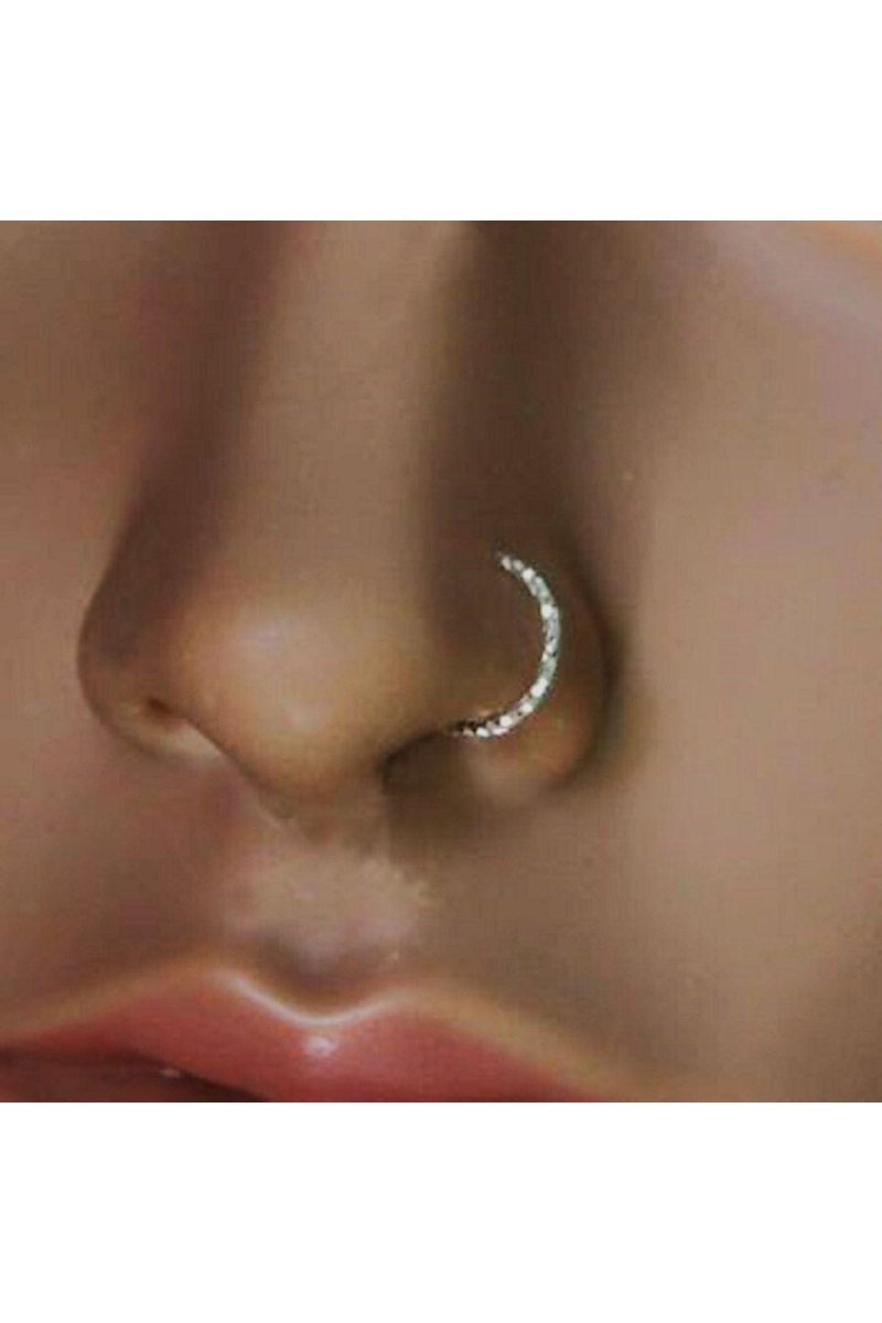 Пирсинг кольцо в нос