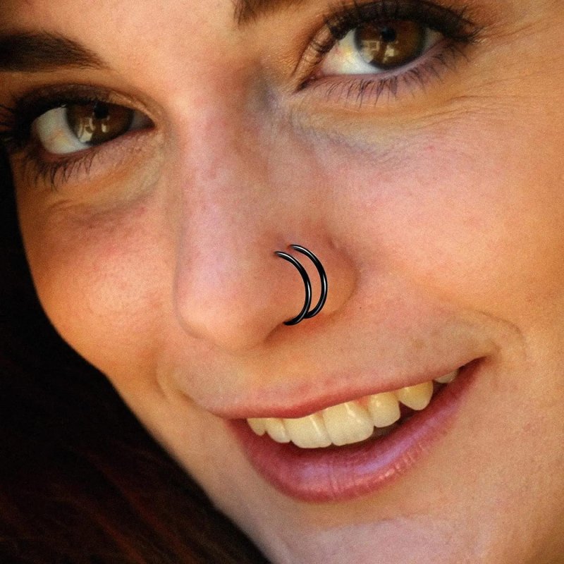 Пирсинг в нос спираль