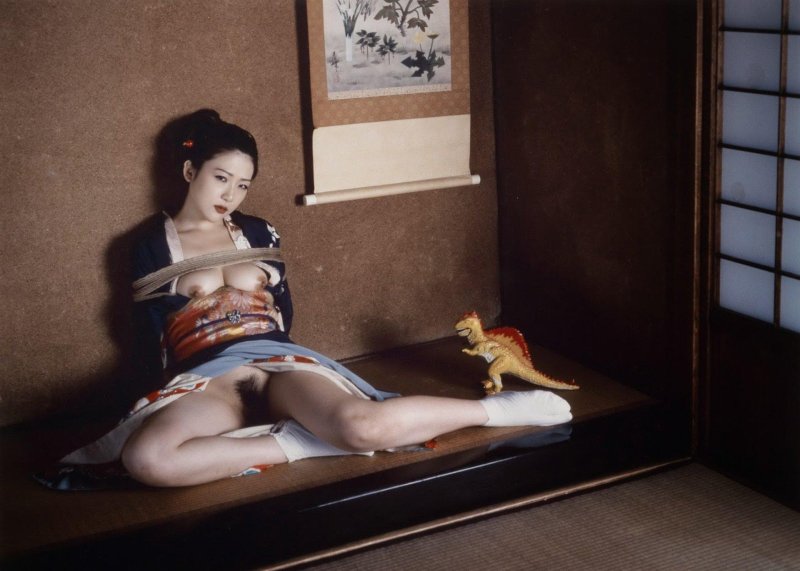 Нобуёси араки голая