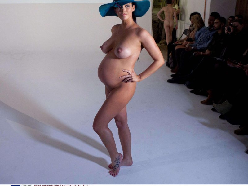 Фотосессия голой беременной