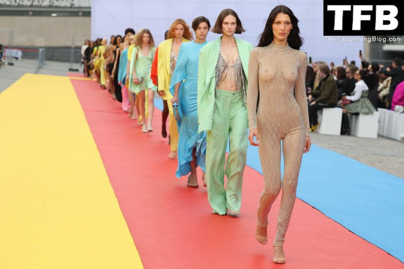 Белла хадид на подиуме