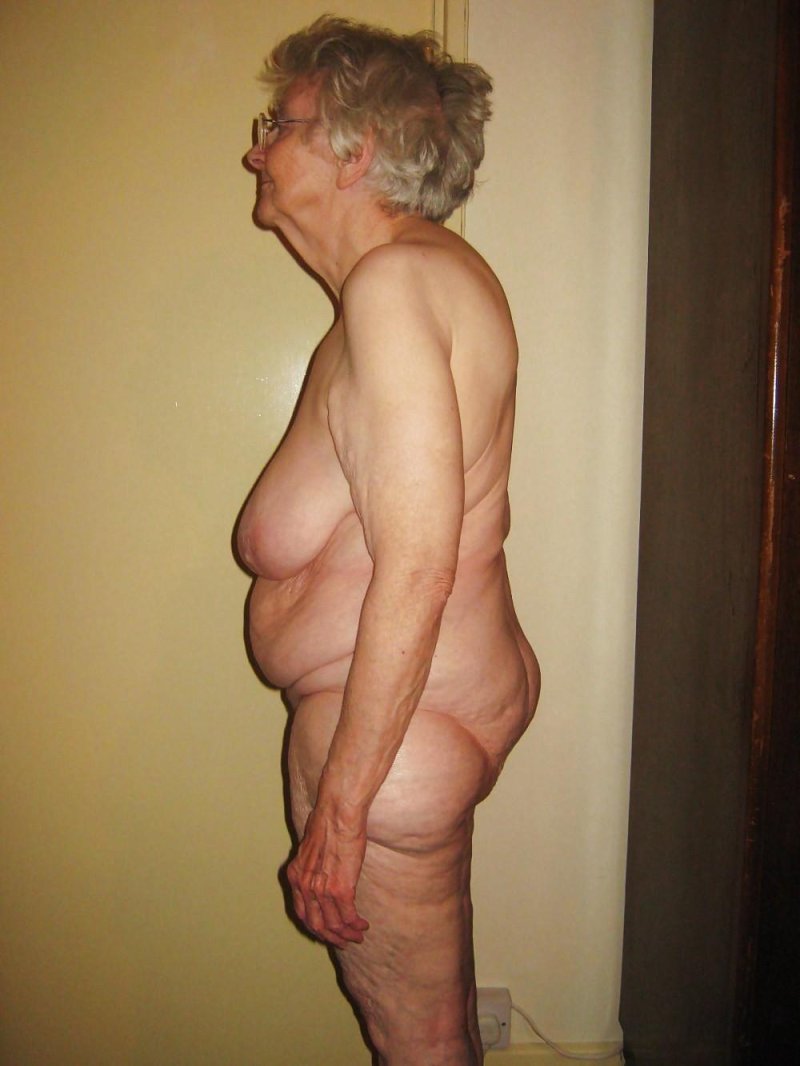 Очень старые голые бабки