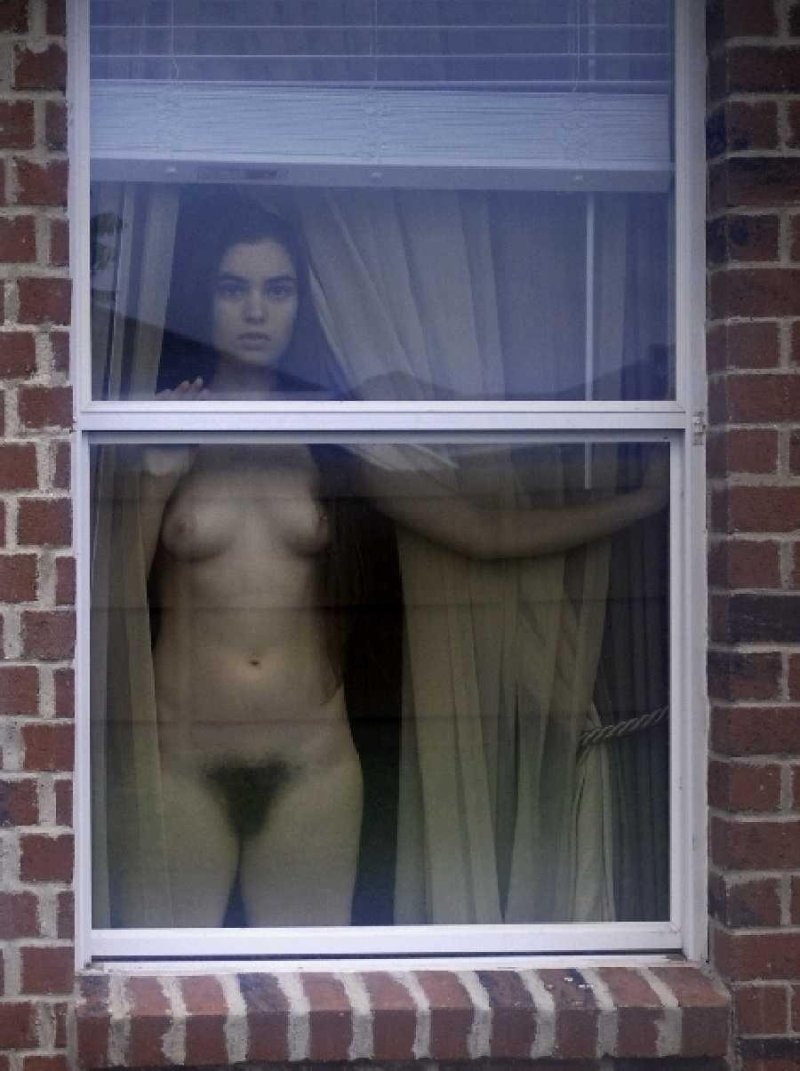 Голая соседка в окне