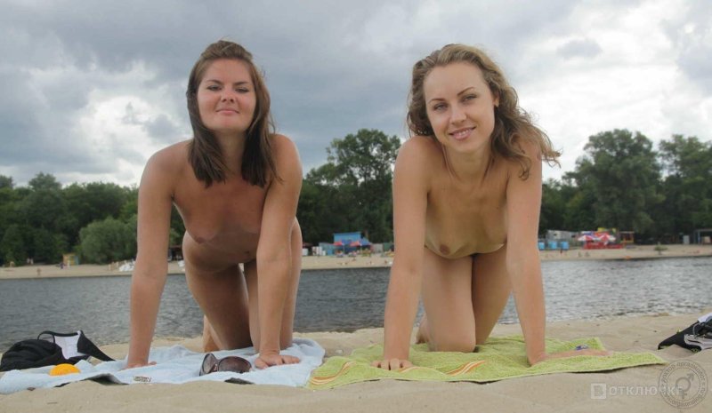 Пляж голые девушки