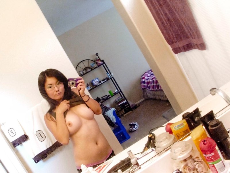 Селфи голышом