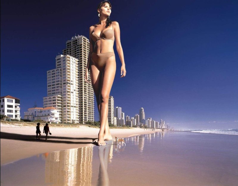 Голая девушка великан