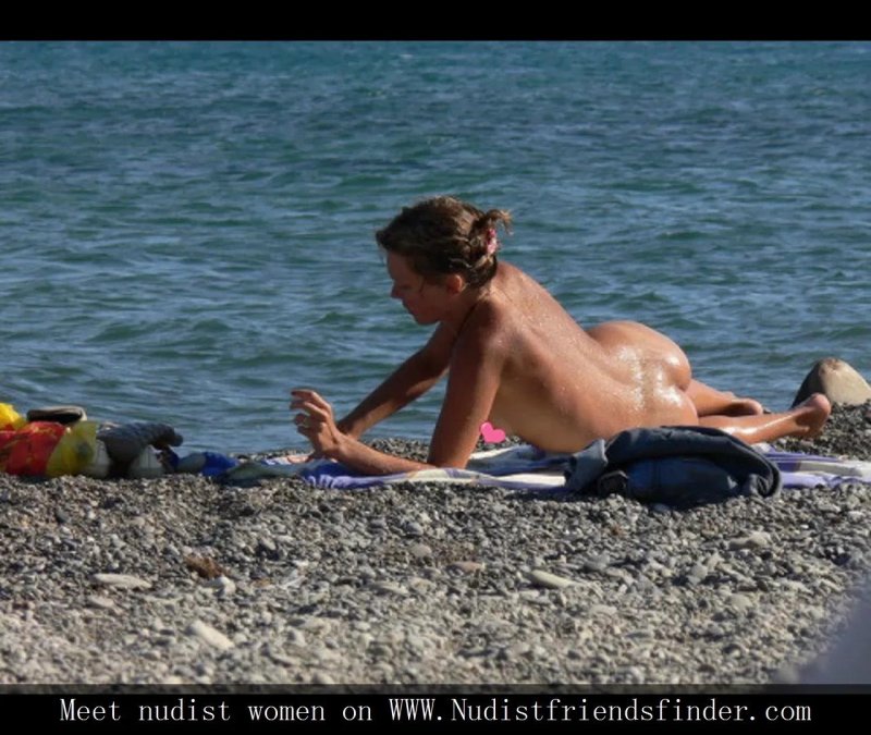 Настоящий нудисткий пляж