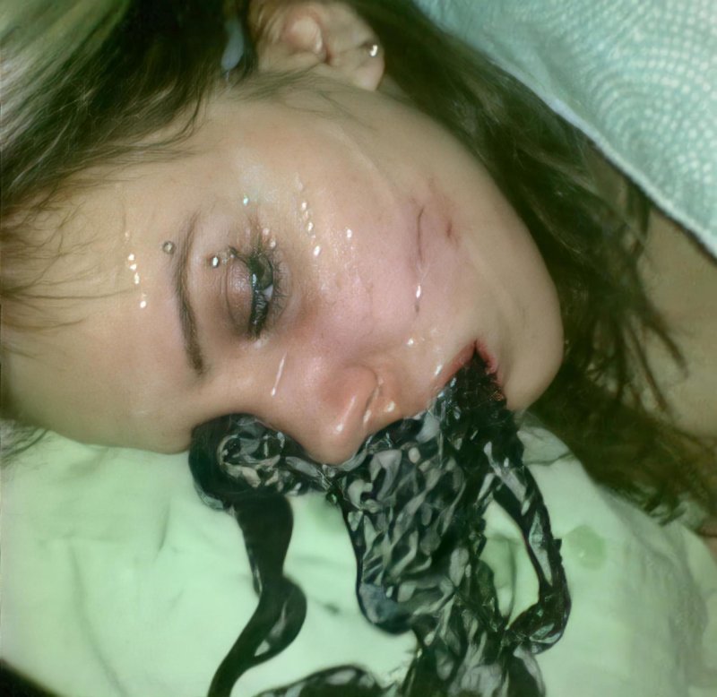 Девушка с потекшей тушью