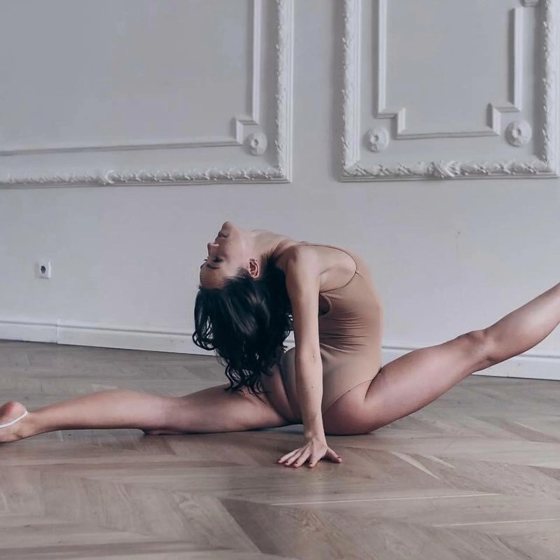 Растяжка шпагат