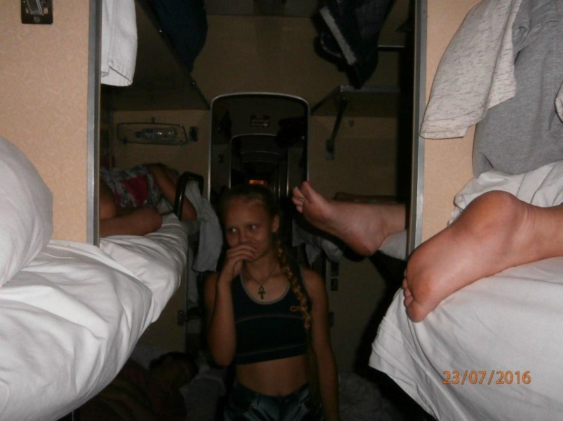 Девушки в плацкартном вагоне