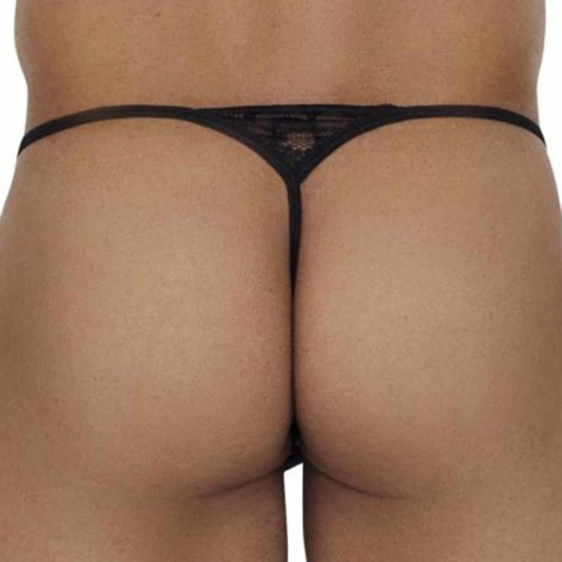 Мужчина в стрингах