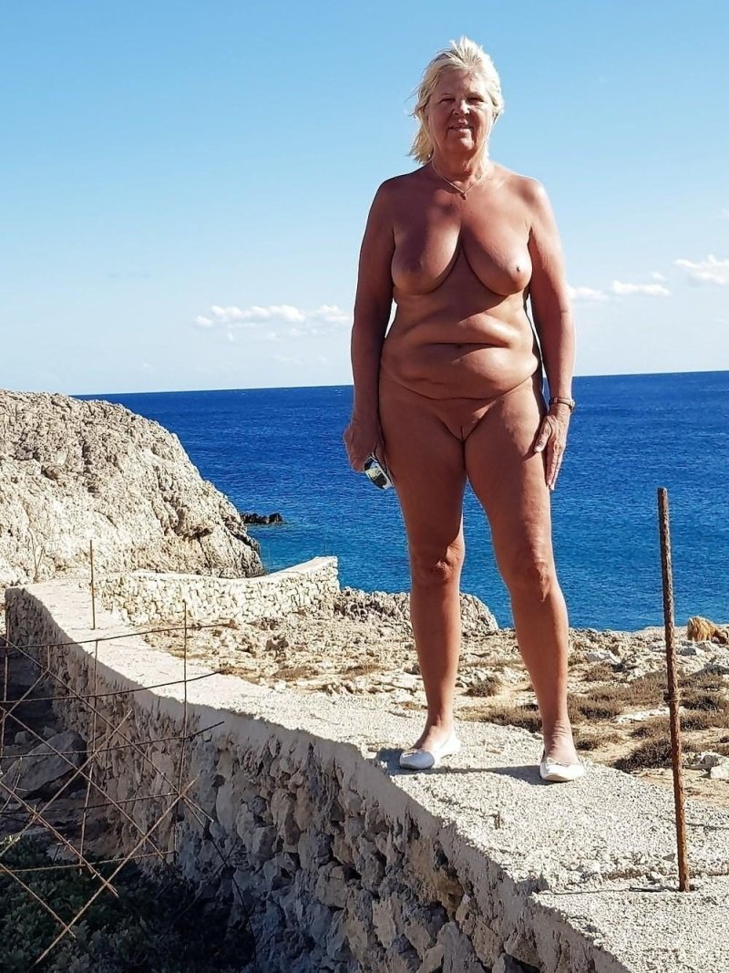 Старушки нудистки на пляже