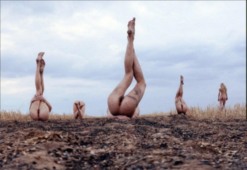 Веселые голые девчонки