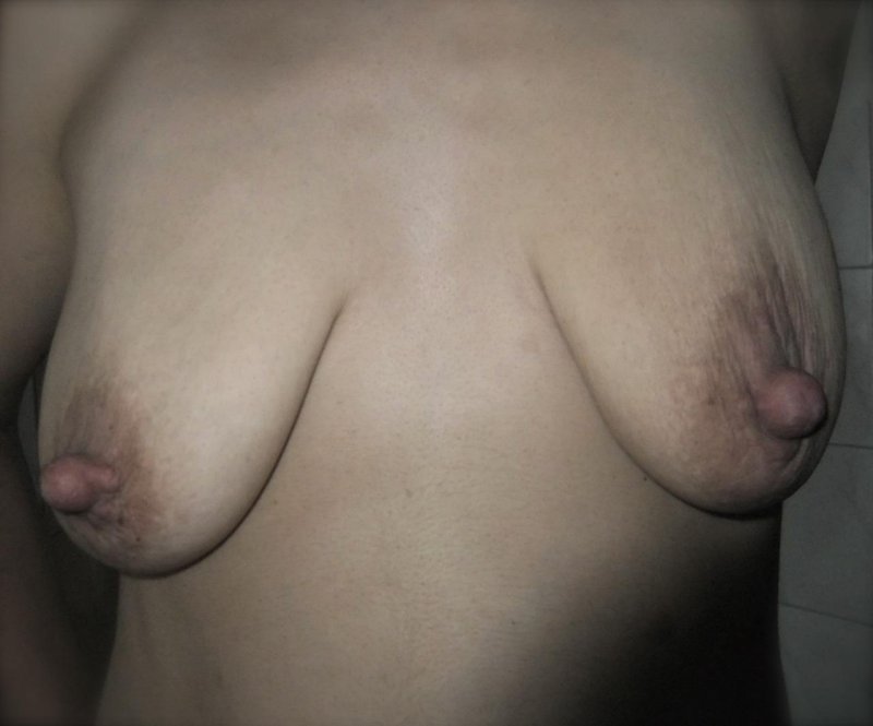 Маленькие висячие титьки