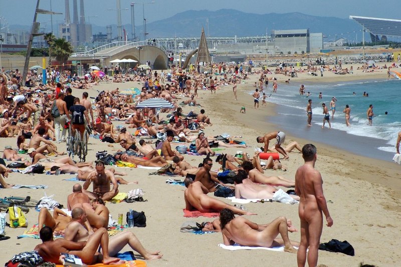 Нудийский пляж барселона