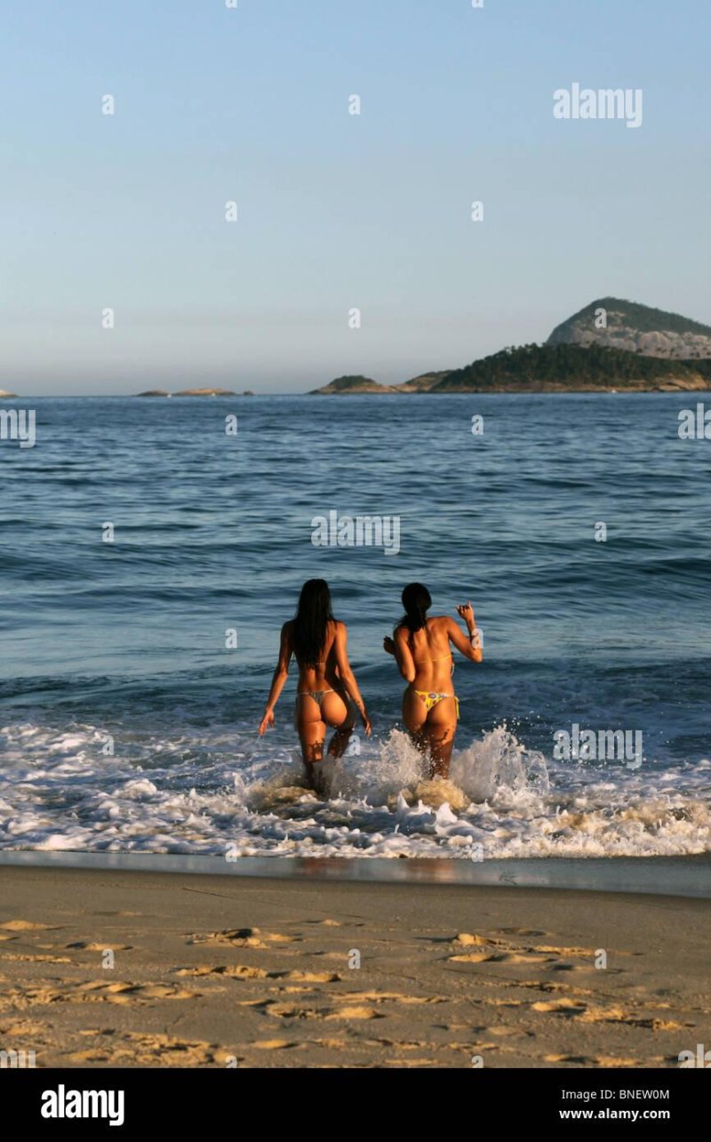 Пляж копакабана рио де жанейро девушки