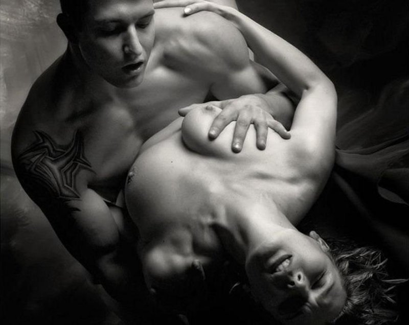 Мужчина и женщина голые