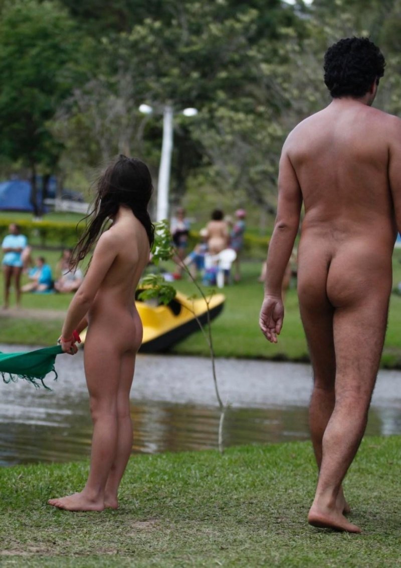 Мальчики нудисты