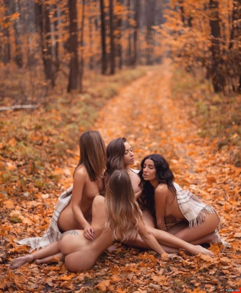 Голые девки за грибами