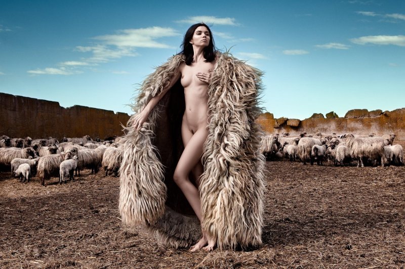 Необычные фотосессии девушек ню