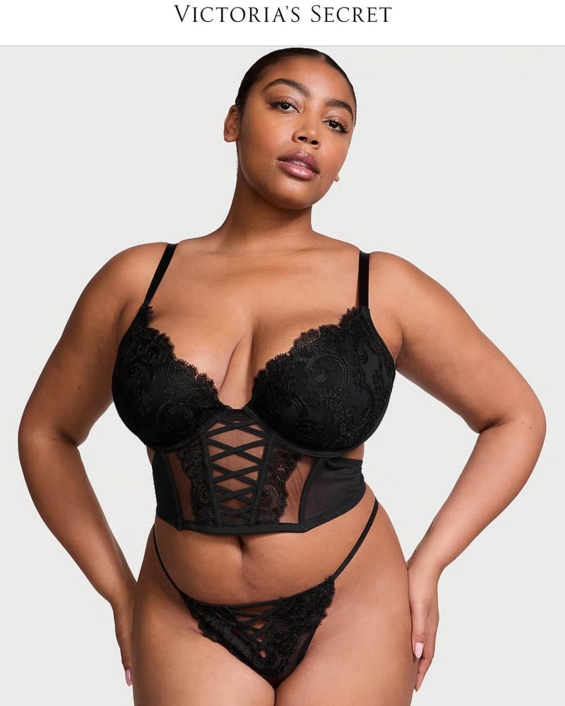 Черный кружевной бюстгальтер