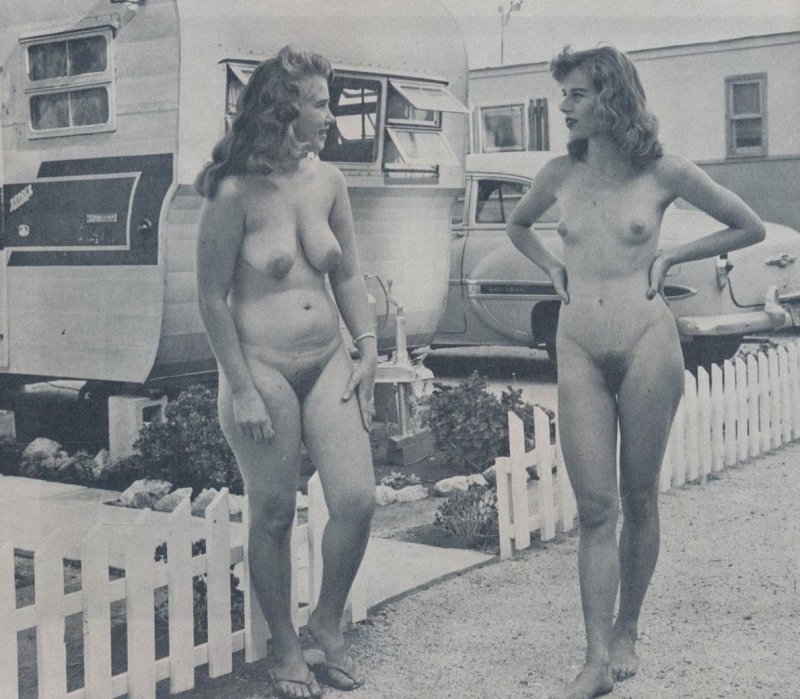 Молодые нудистки ретро