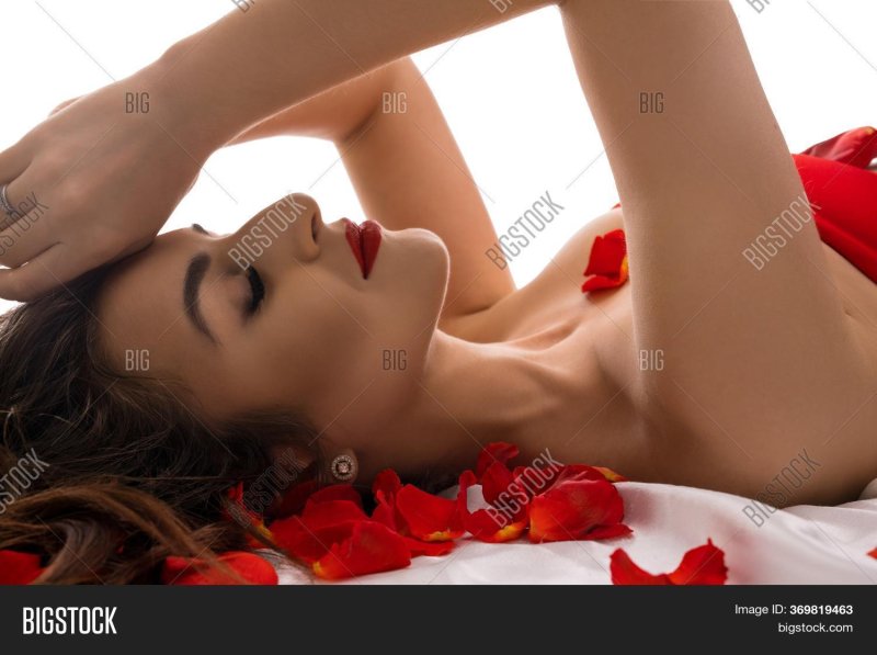 Женщина с розами